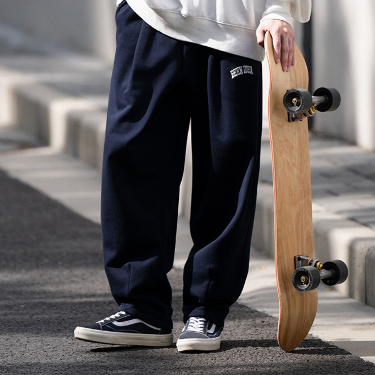 カレッジロゴスウェットパンツ　1020