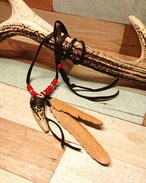 鹿角とレザーフェザーのネックレス