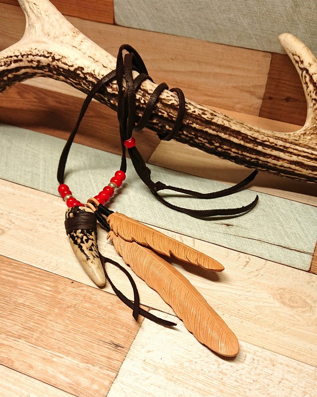 フェザーカービングのシンプルなカードケース