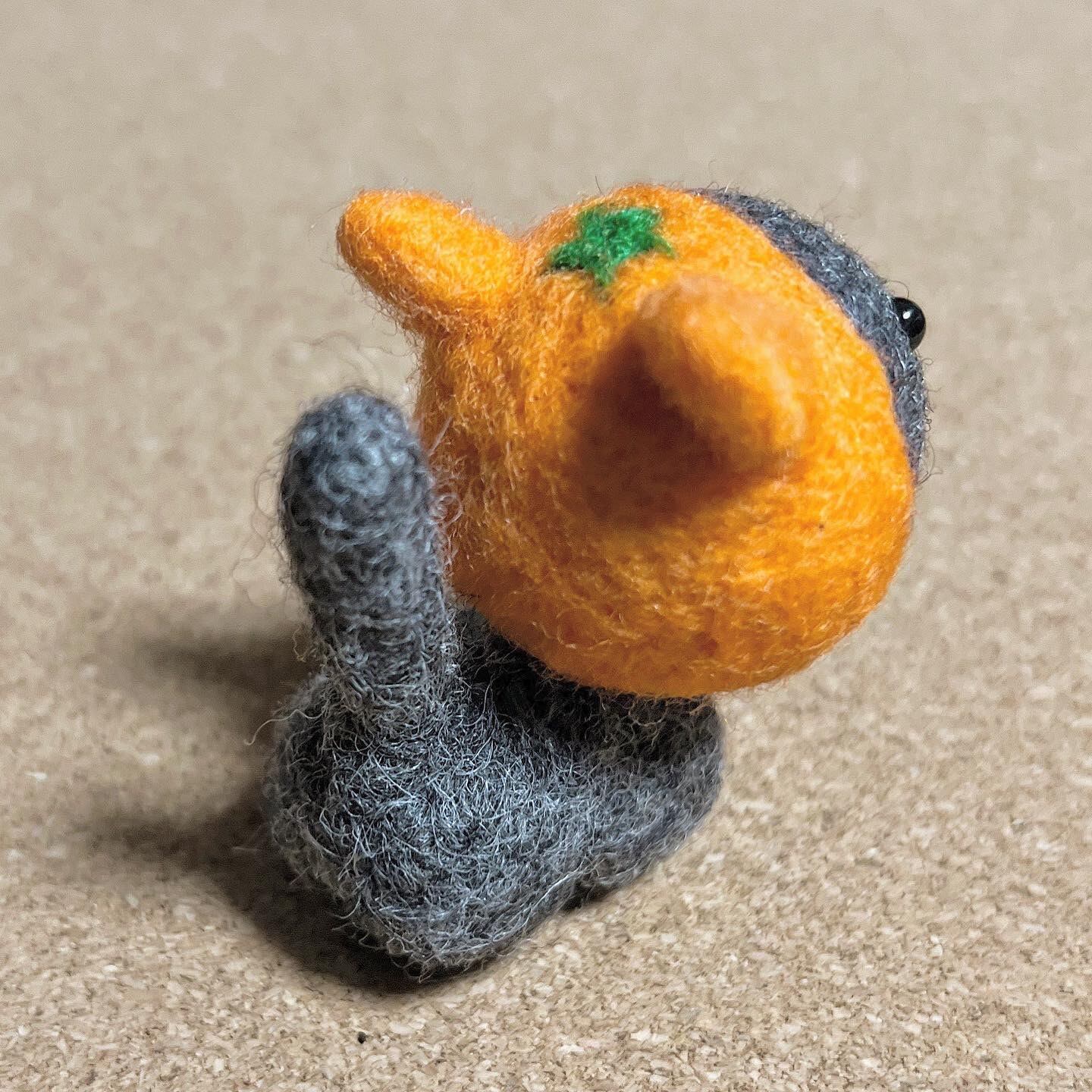 羊毛フェルト りんごちゃん ストラップ キーホルダー - おもちゃ