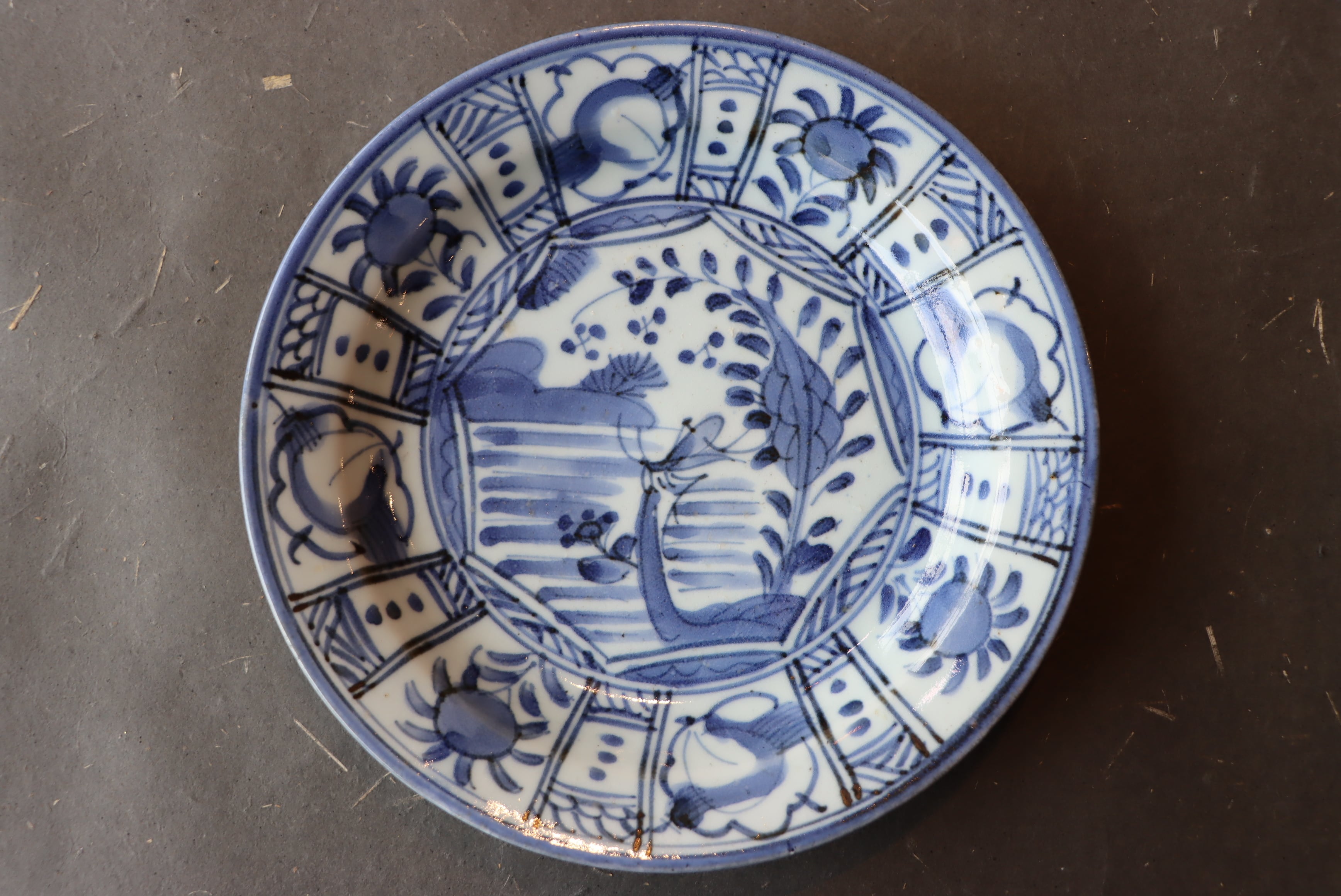 染付 芙蓉手 バッタ文 中皿 七寸/Blue and white medium size plate