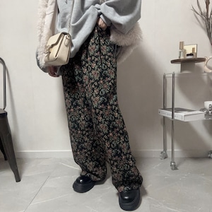 flower pattern tuck straight pants【Black】