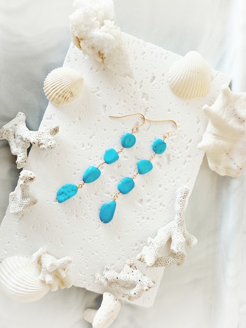 《オーシャンブルーの夏》アリゾナターコイズ ロングピアス（単品）