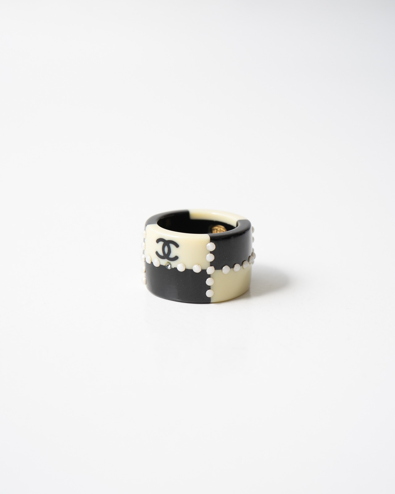 〈CHANEL〉Bicolor Rhinestone Plastic Ring 2002AW