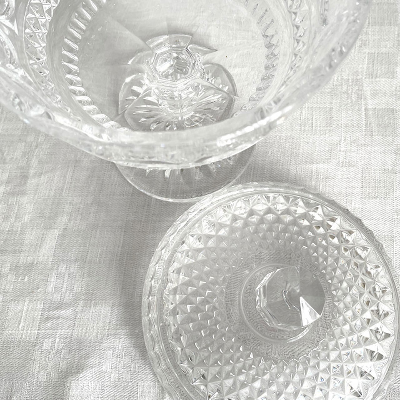 ガラスのボンボニエール　コンポティエ　蓋付き小物入れ　 12otds5