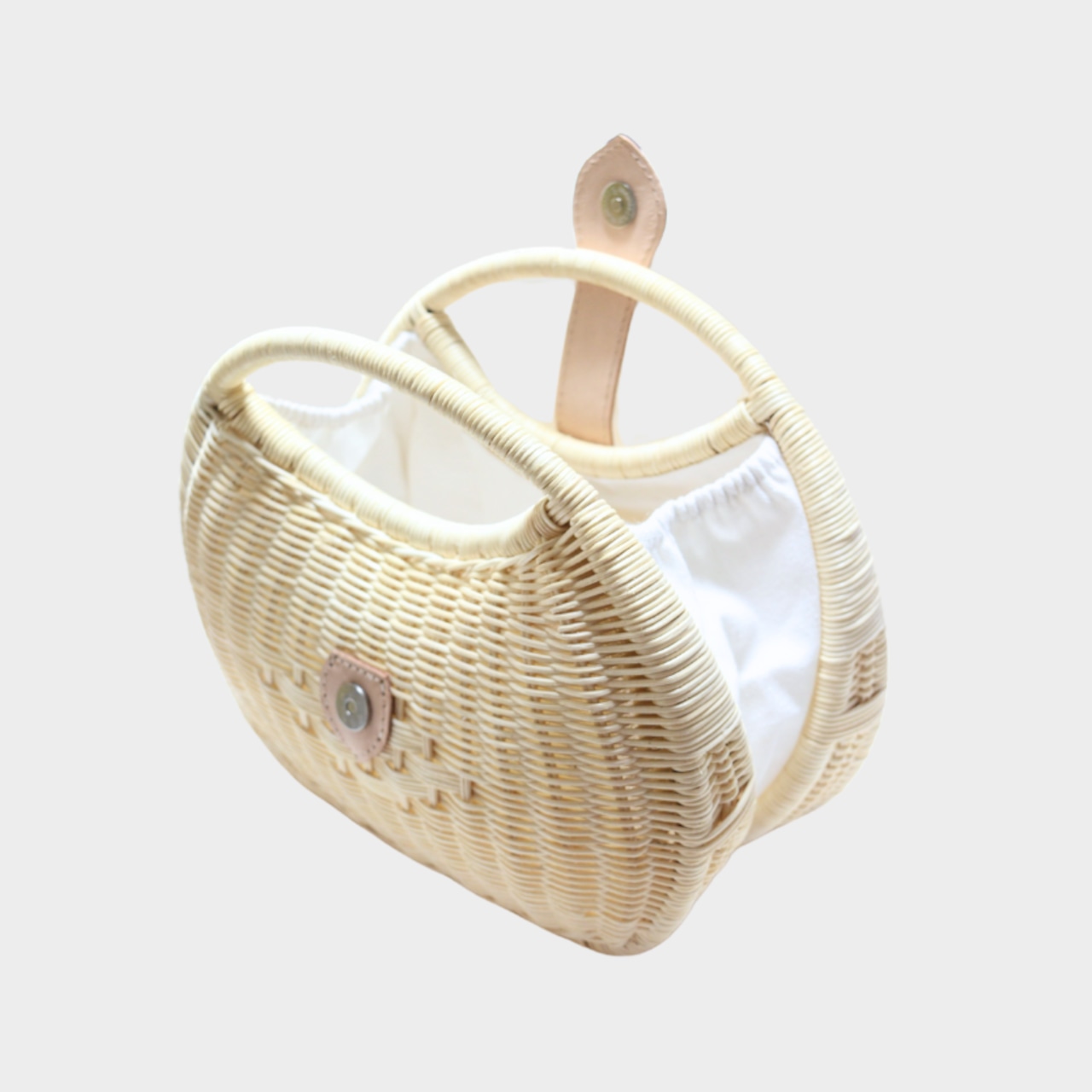 ラタンかごバッグ(貝型)