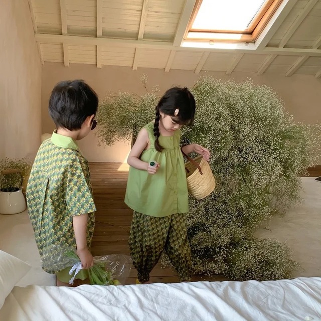 【取寄】爽やかな可愛い小花柄が魅力的なボーイズセットアップ