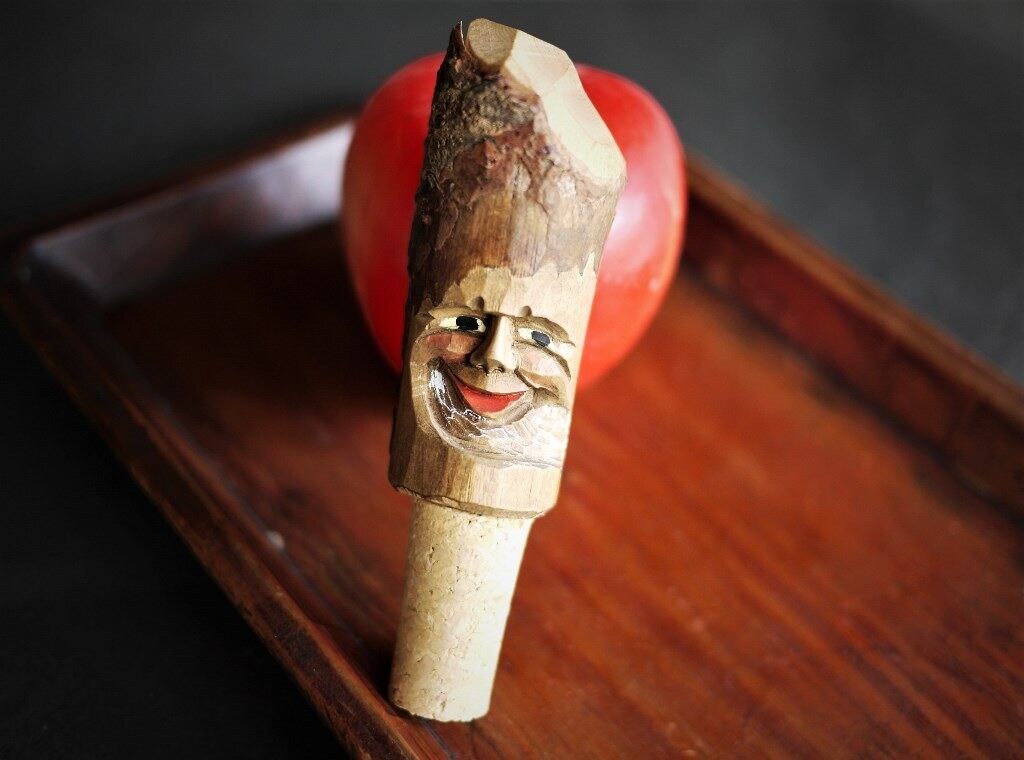 黒い森の木彫り ボトルストッパー 木の精霊 ウッドカービング