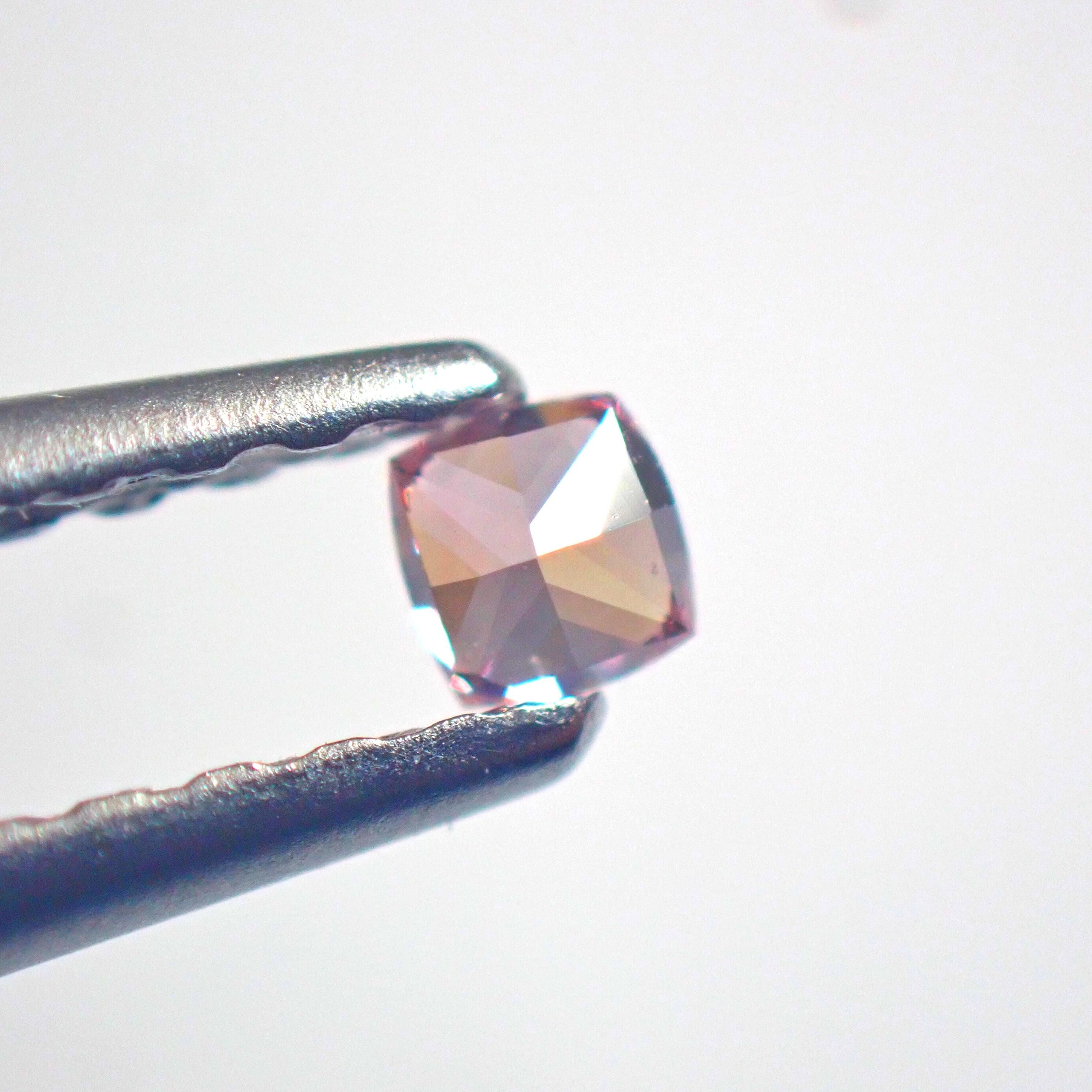 特別価格】0.066ct Fancy Purplish Pink VS2 ピンク 特別価格】0.066ct Fancy Purplish Pink VS2 ピンク