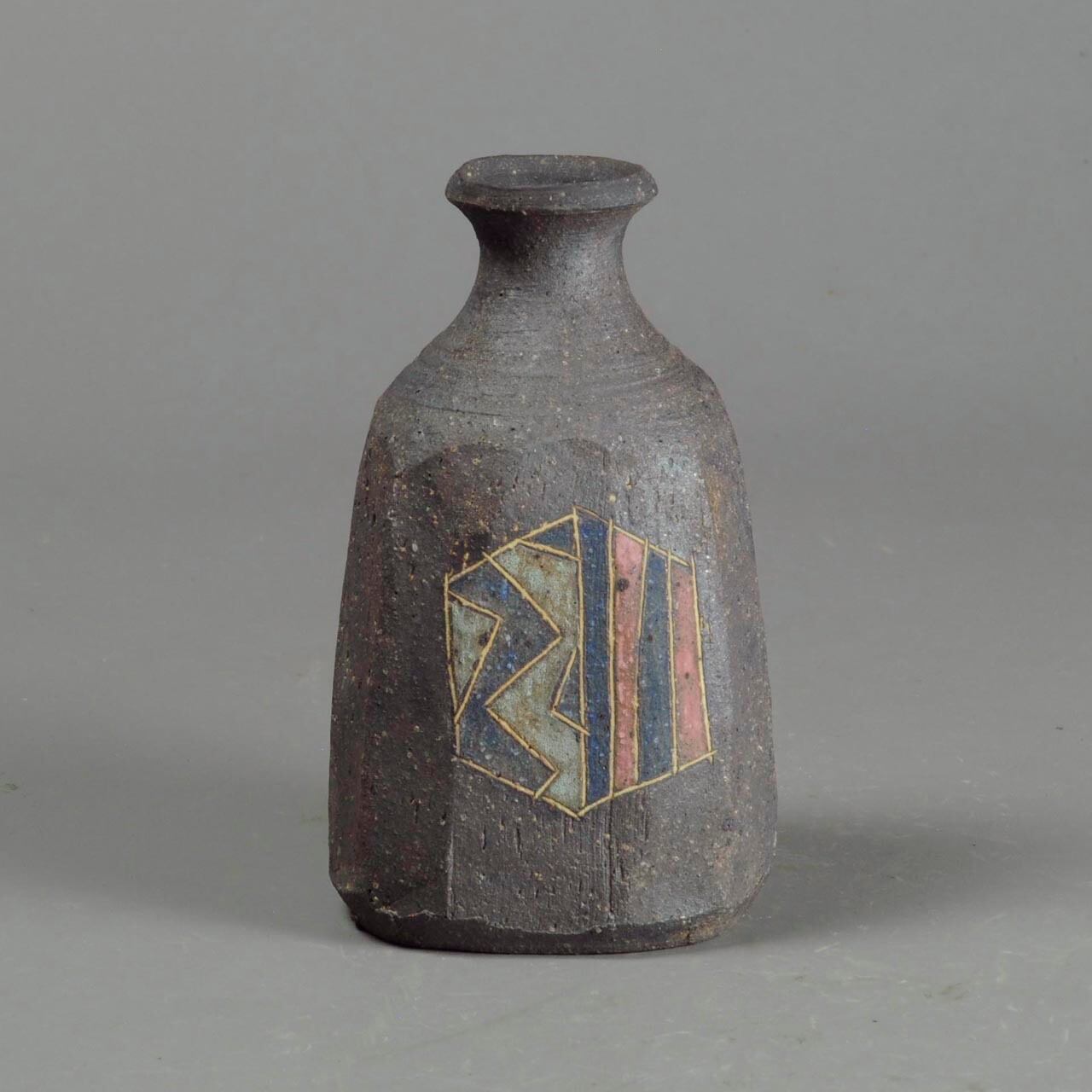 日本工芸会正会員　大甕陶宛【竹内彰】作　鉄釉幾何学文扁壺　共箱　【師　富本憲吉 炻器 象嵌徳利 焼き締め Sake bottie 36 | 陶芸家 竹内真吾