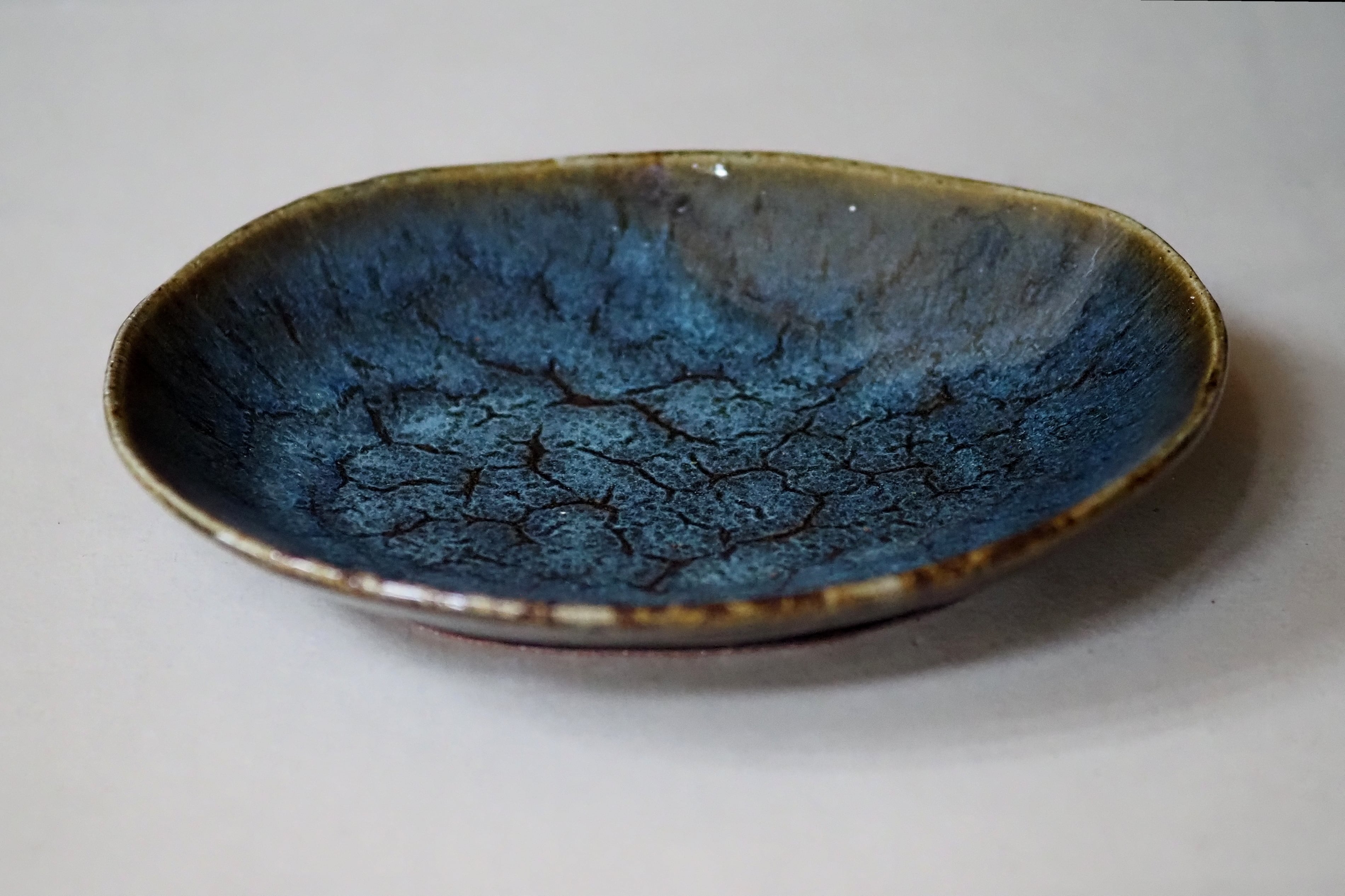 新品未使用 余宮隆さん 青 木の葉皿 余宮隆 | 陶屋なづな