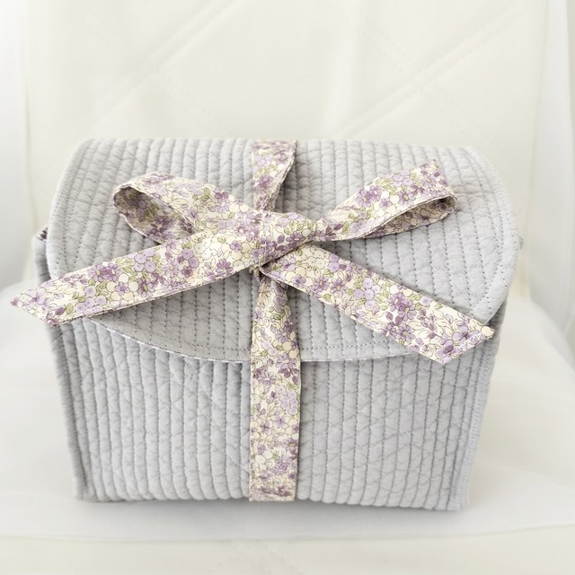 巾着付きボックス型リボンポーチ　グレーヌビ&パープルの小花