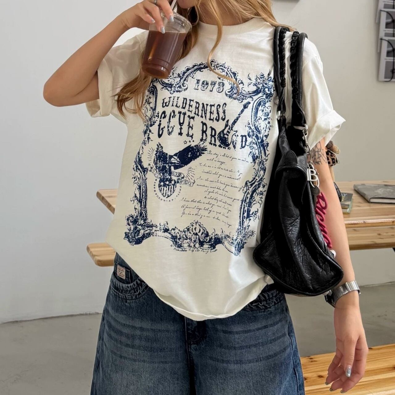 オーナメントフレームグラフィックTシャツ 2col R02450
