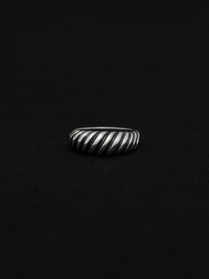Twist Ring