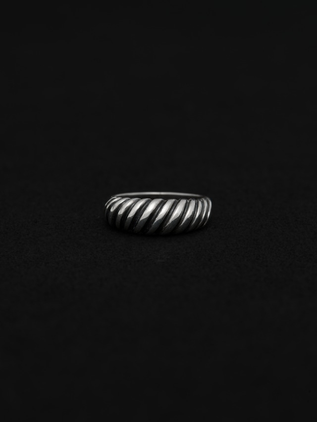 Twist Ring