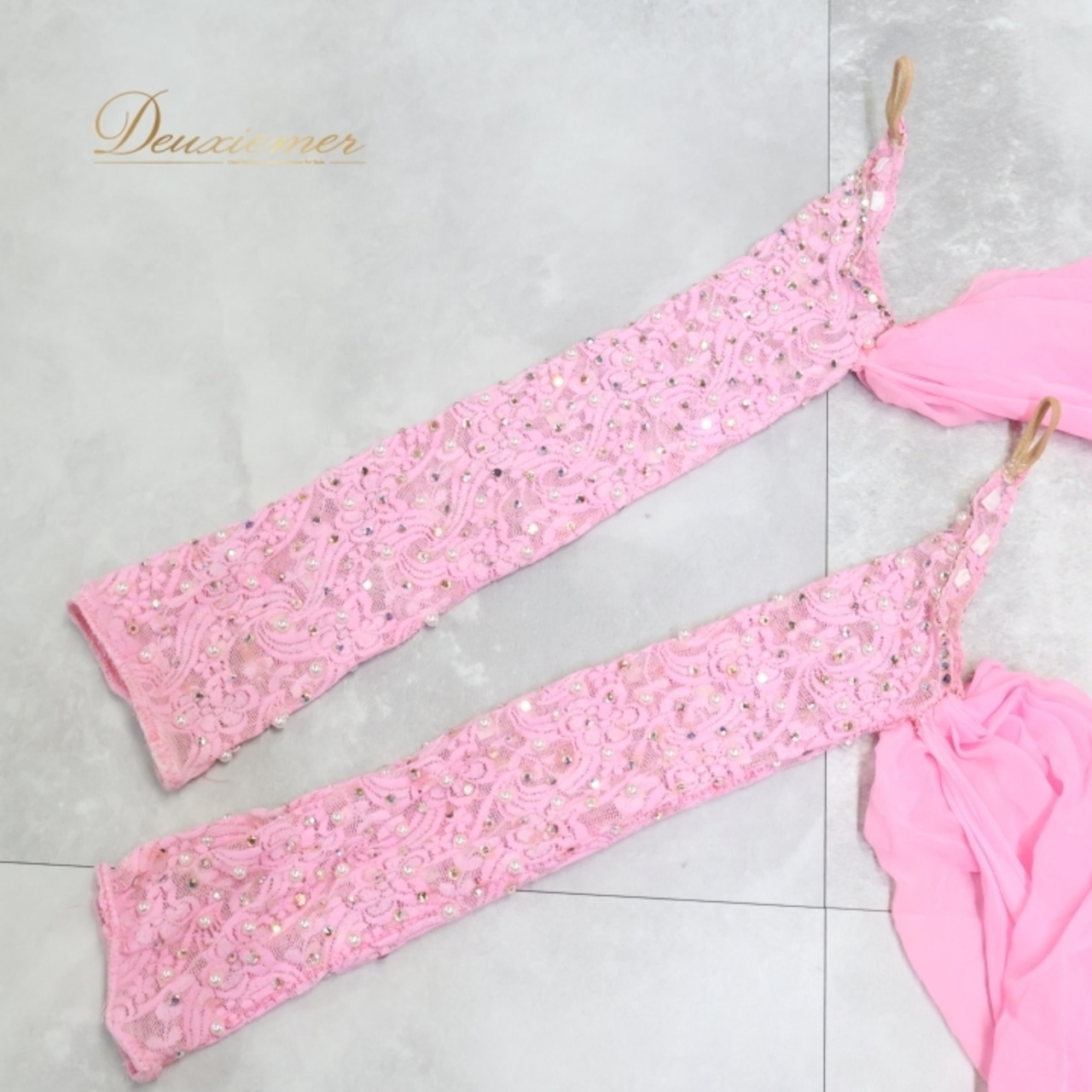 社交ダンス 衣装スタンダードドレス ワンピース ドレス スタンダード ファー プリーツ レース デモ 競技 ダンス パーティ 発表会 ピンク ピンク系 ゴージャス スカート ボリューム ショーウェア ダンスコスチューム フェミニン 競技用ドレス 上品 エレガント