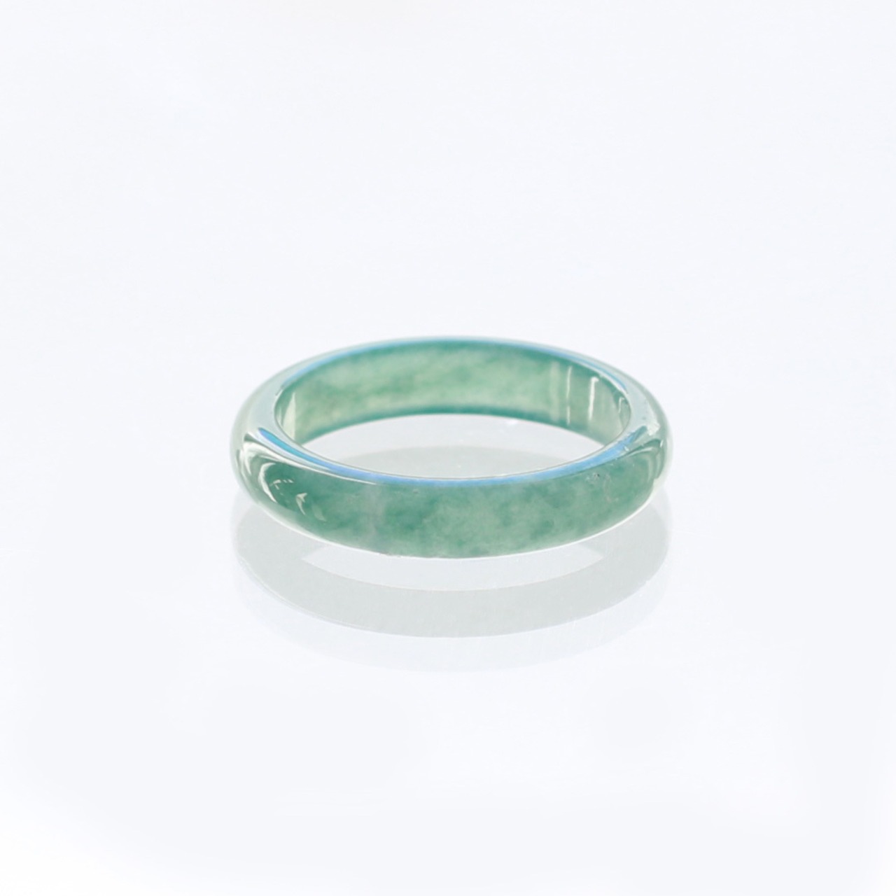 【16号】新色！青緑色の透明感が美しい！ 細くりぬき甲丸リング A貨翡翠 jd_rg1476