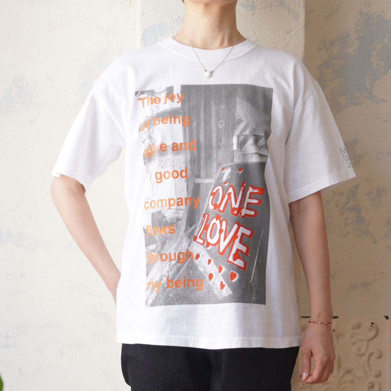 「ONE LOVE」フォトＴシャツ・半袖Ｔシャツ　バスト105センチ サイズ表示M　＊go life