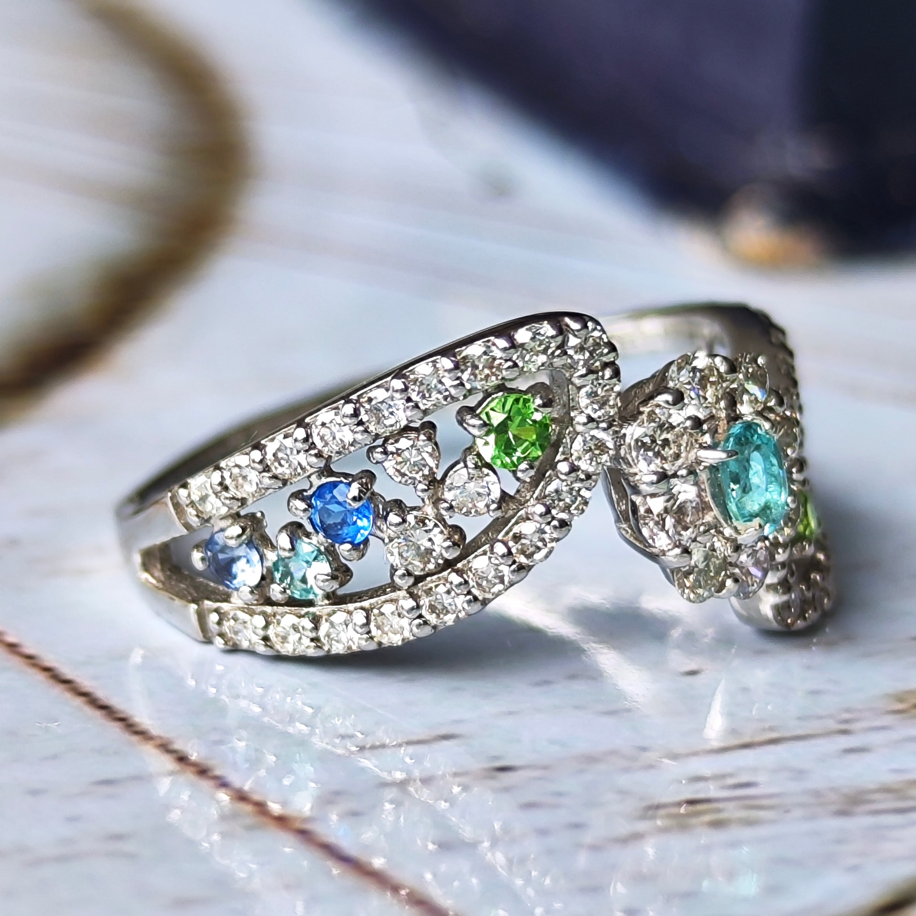 魅惑的な✨Pt900 天然ガーネット&ダイヤモンド&サファイア