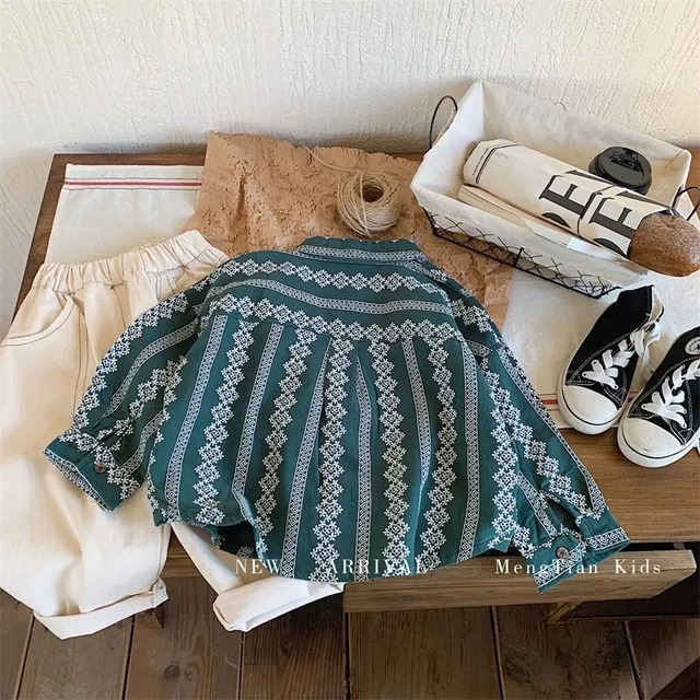 【取寄】BOYだって花柄を♡花柄刺繍風シャツ