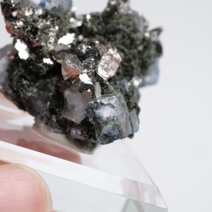 ヤオガンシャン産 フローライト / パイライト / 原石 標本