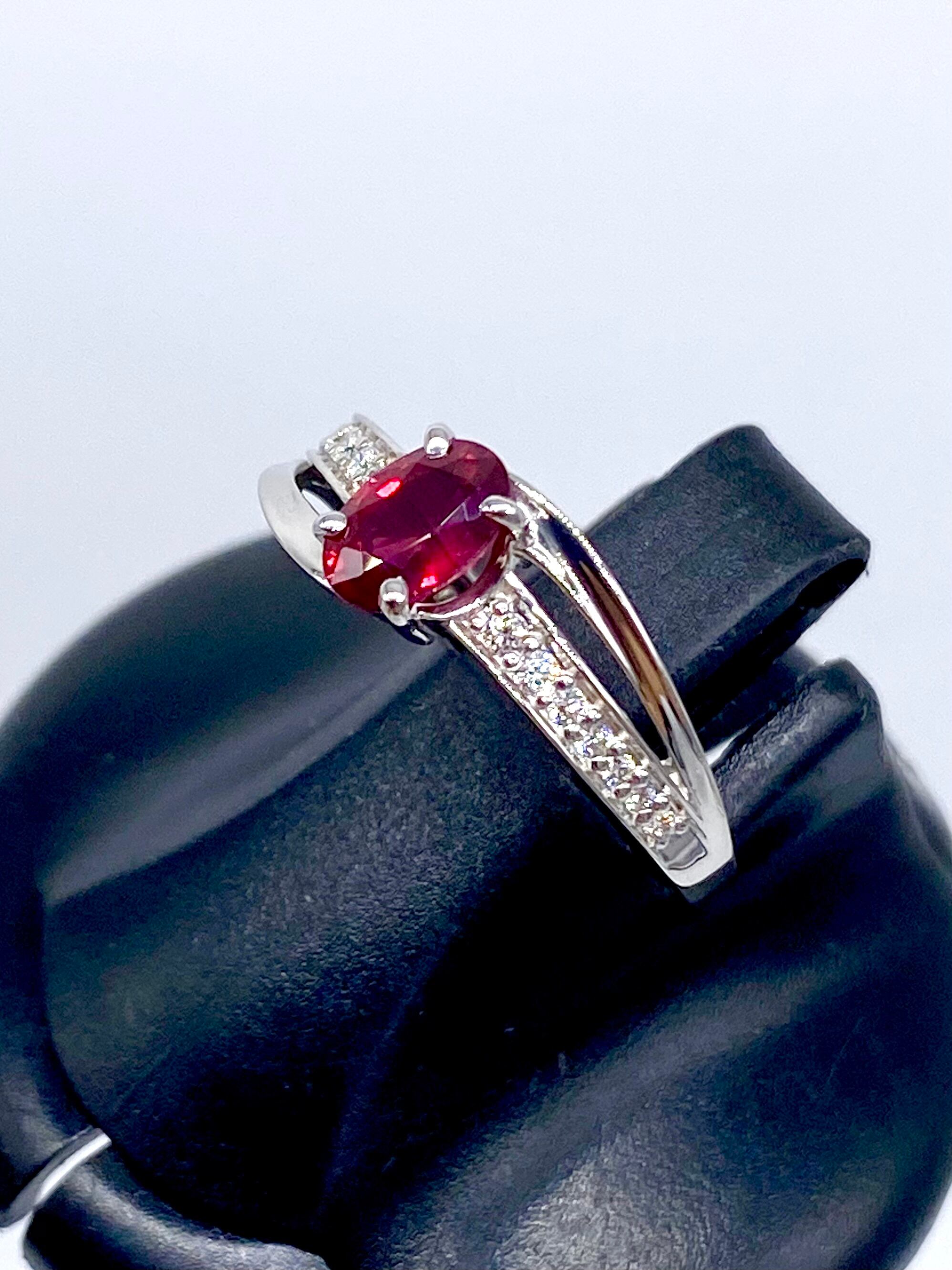 非加熱ピジョンブラッドルビー 0.71ct / ダイヤモンド 計0.10ct Pt900 