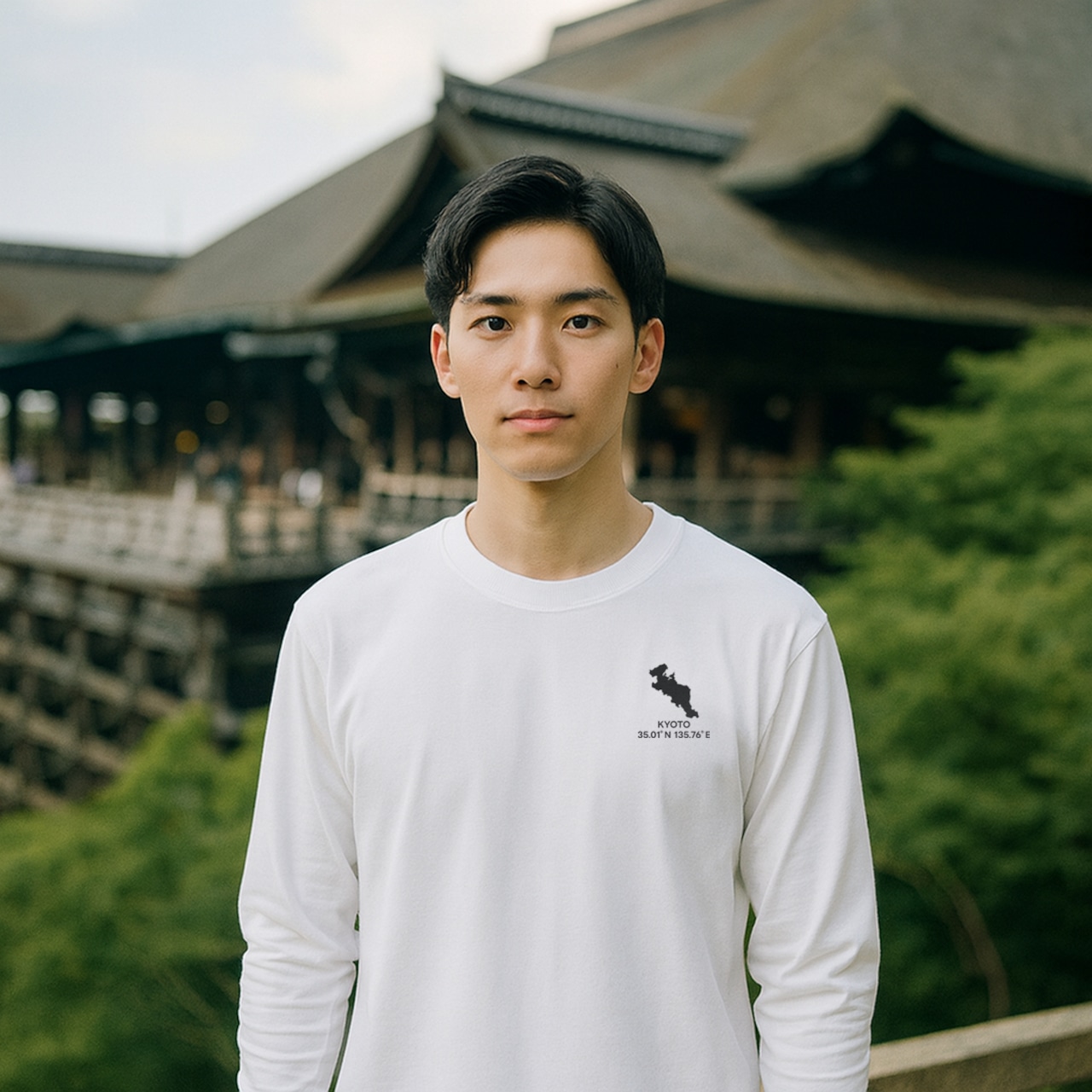 《京都》 緯度経度ミニマルロングスリーブTシャツ|地図×地名×ワンポイントデザイン