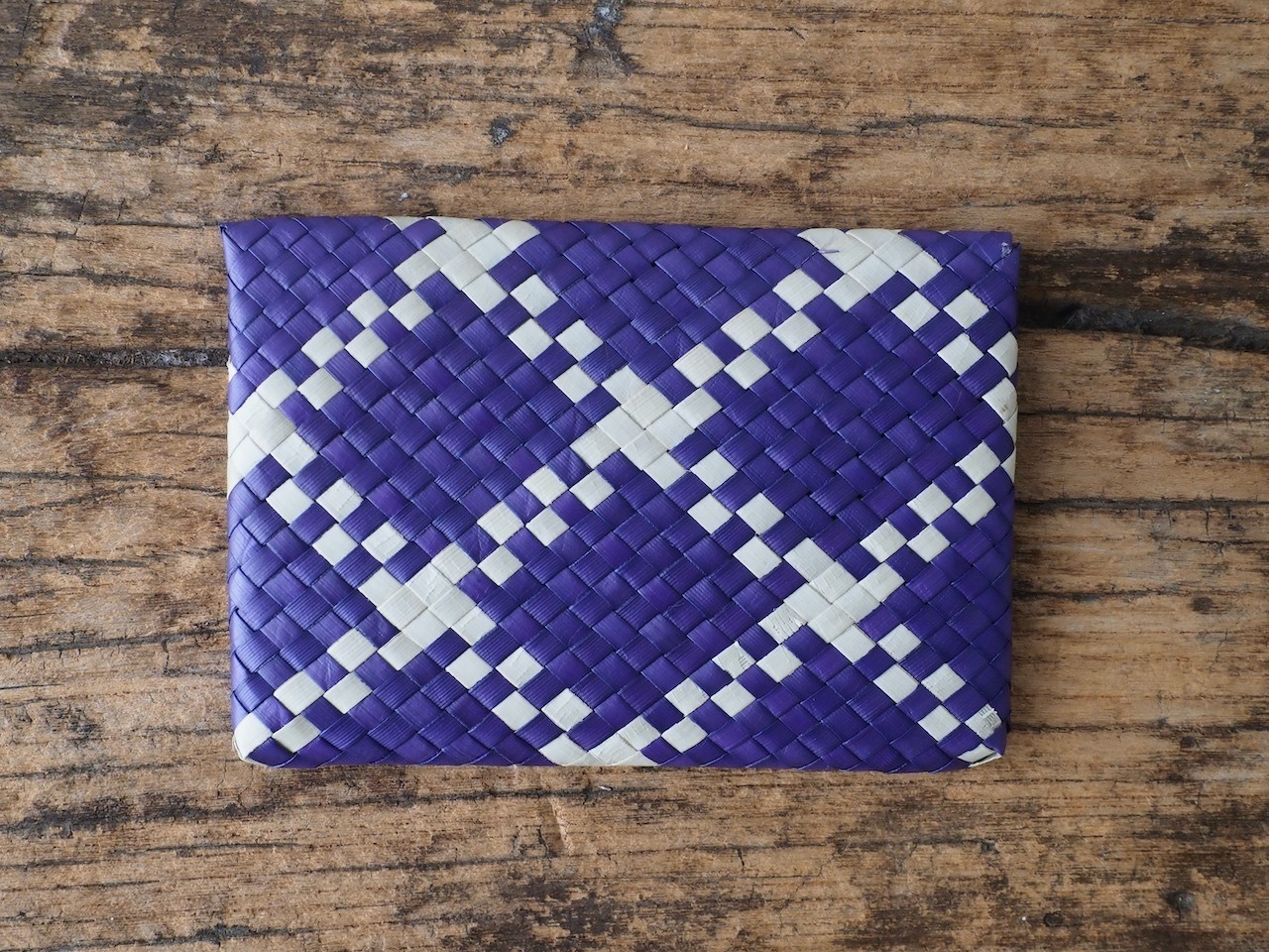 basket card case