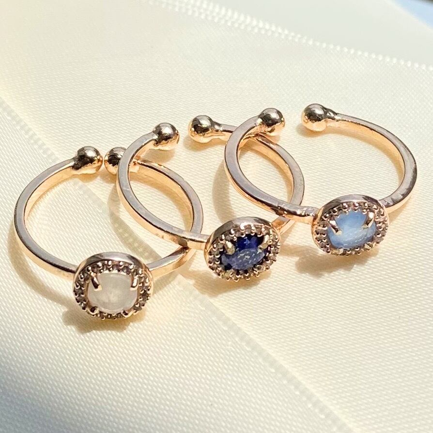 ☆送料無料☆Atelier Mon(アトリエモン)3連リング〈カルセドニー、ムーンストーン、ラピスラズリ〉インドジュエリー