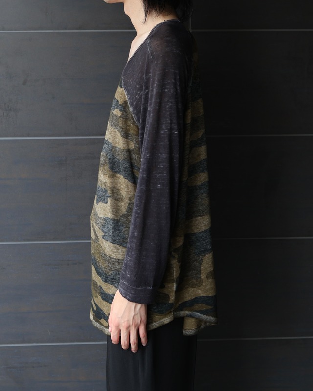 Camouflage pattern long T-shirt