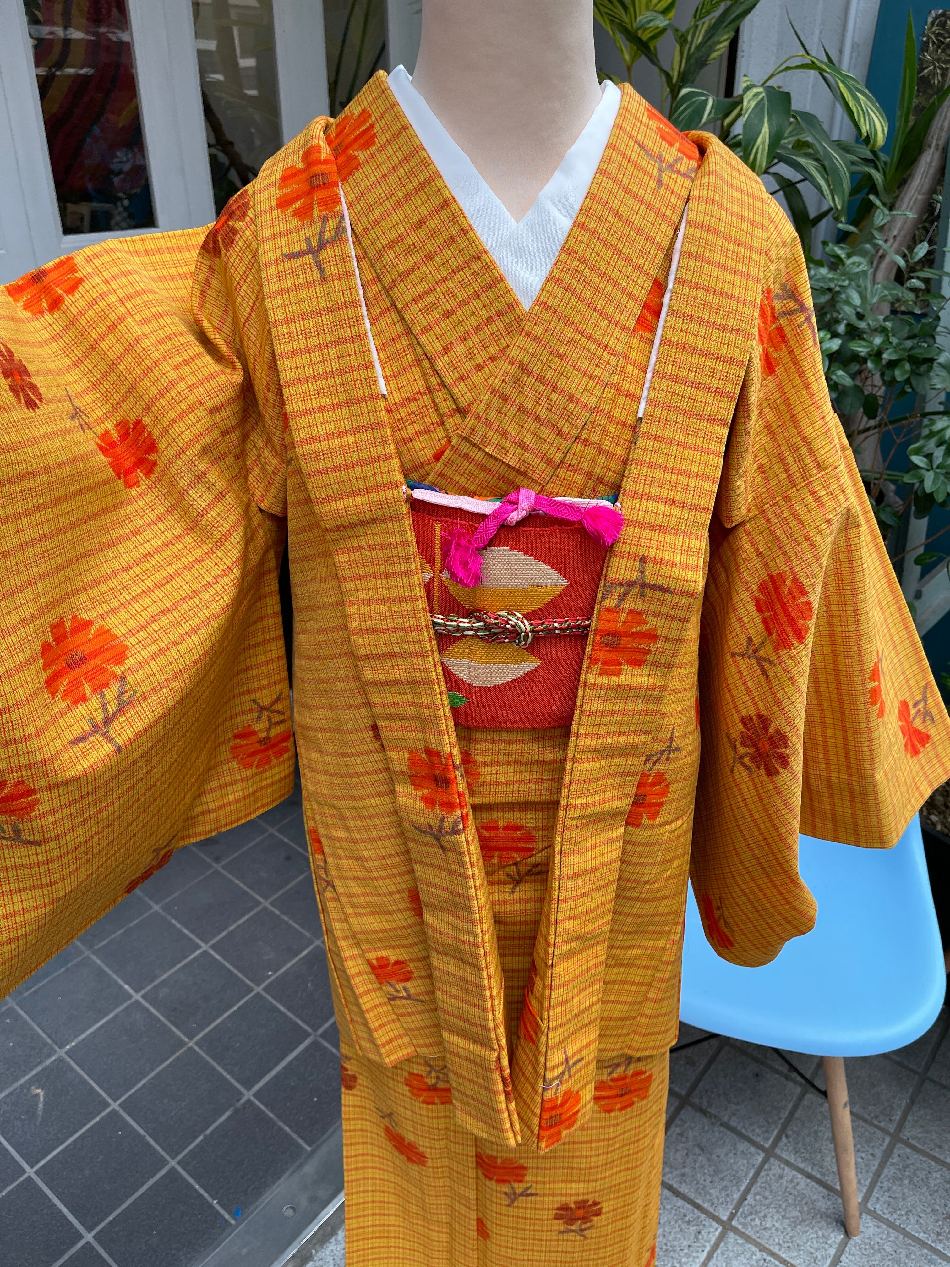 ウール　小花柄　着物 楽天市場】ウール着物 小紋 ベージュ《源氏小紋》秋・冬 後染めウール