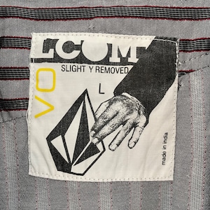 【volcom】柄シャツ ストライプ 刺繍ロゴ 長袖シャツ ポルコム us古着