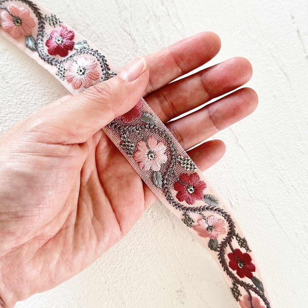 キャンディフィズ [ピンクレッド] インド刺繍リボン 3263 | インド刺繍