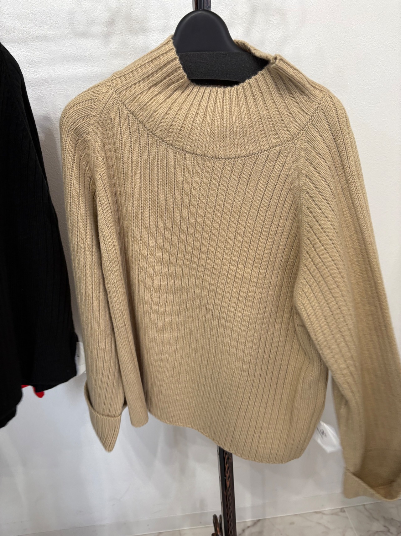 ROSIEE　ロールアップハイネックリブニットセーター　