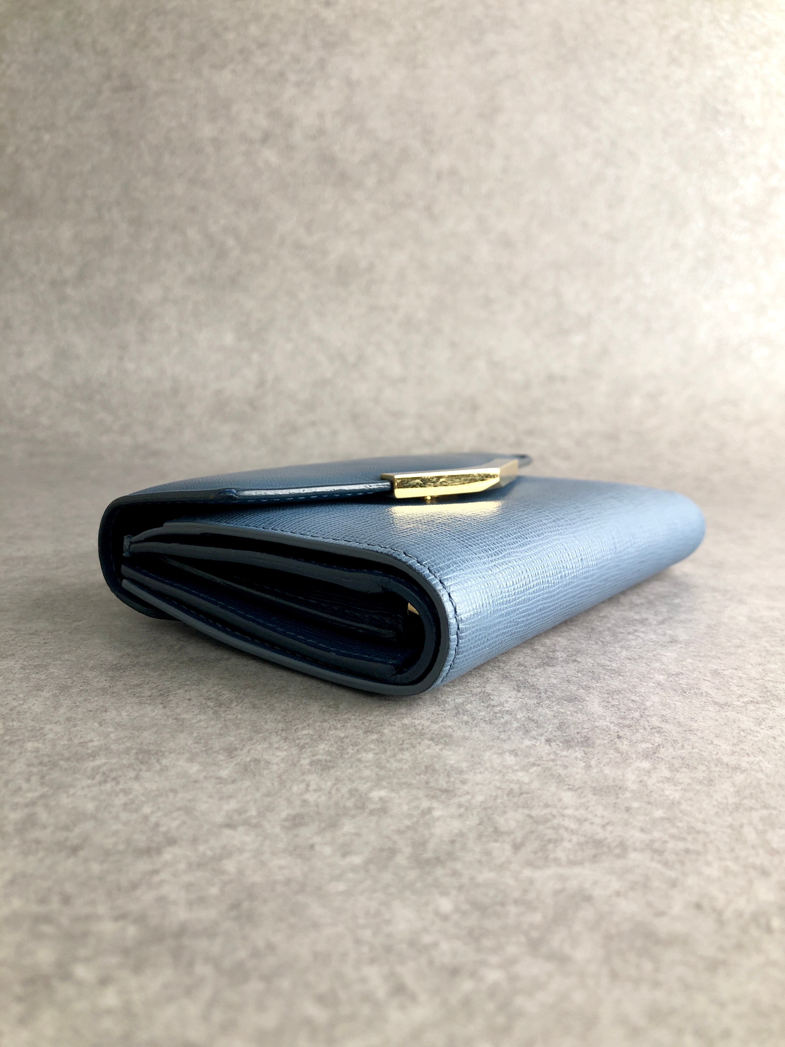 FENDI フェンディ 財布 ブルー レザー 型押し 二つ折り財布 vintage
