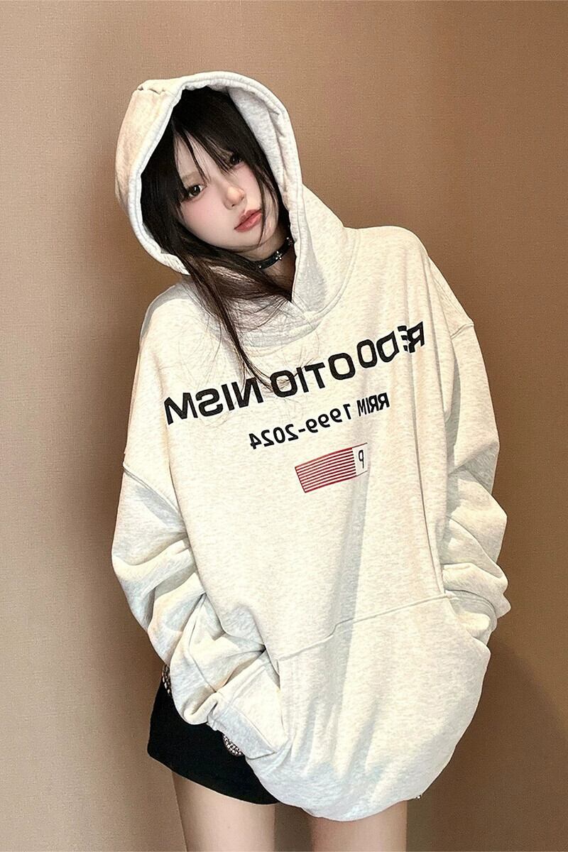 グレーの綿のフード付きスウェットシャツの女性の秋と冬の新文字