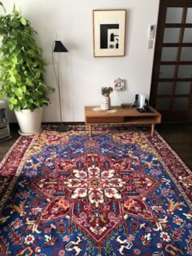 Mちゃんさんありがとうございます！Heris Blue ヘリス・ブルー　〜イラン北西の小さな町で織られた厚みの凄い絨毯が、寒さ厳しい青森のお宅にお世話になることになりました〜