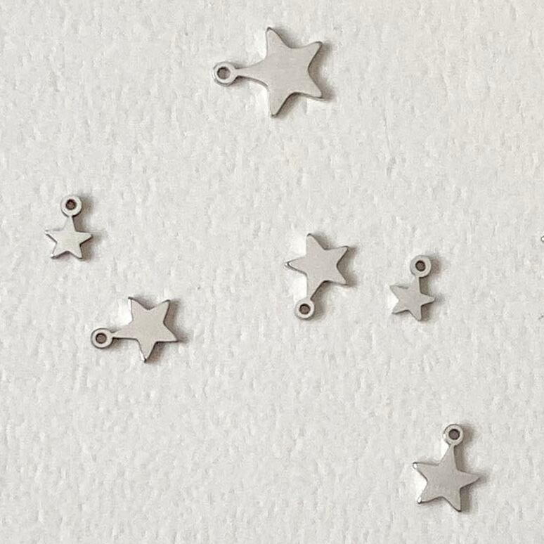 シンプル フラットスターのステンレスチャーム(4mm・6mm・8mm)