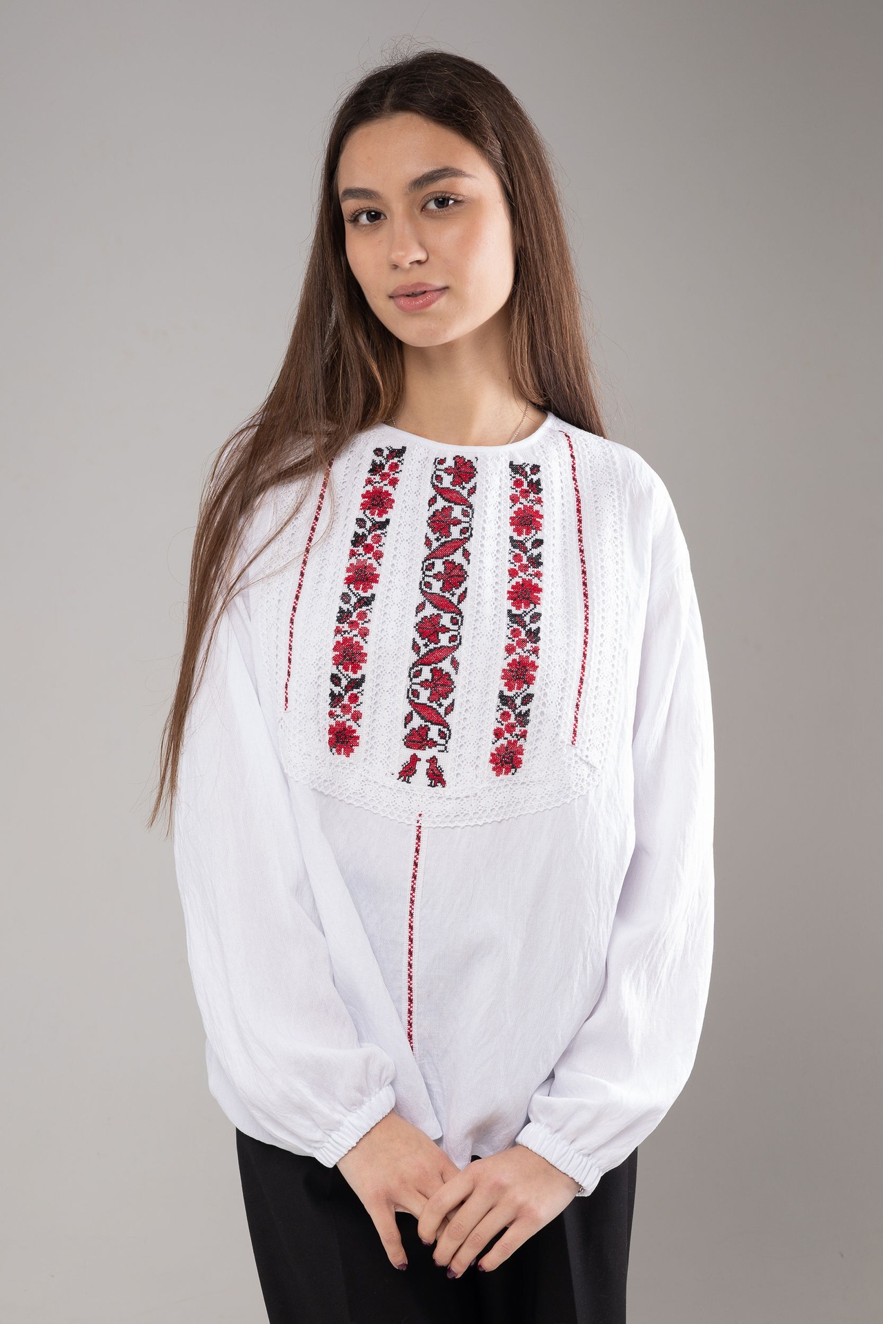 ウクライナ刺繍ヴィシヴァンカ　手刺繍　麻　レディース・フリーサイズ - 1