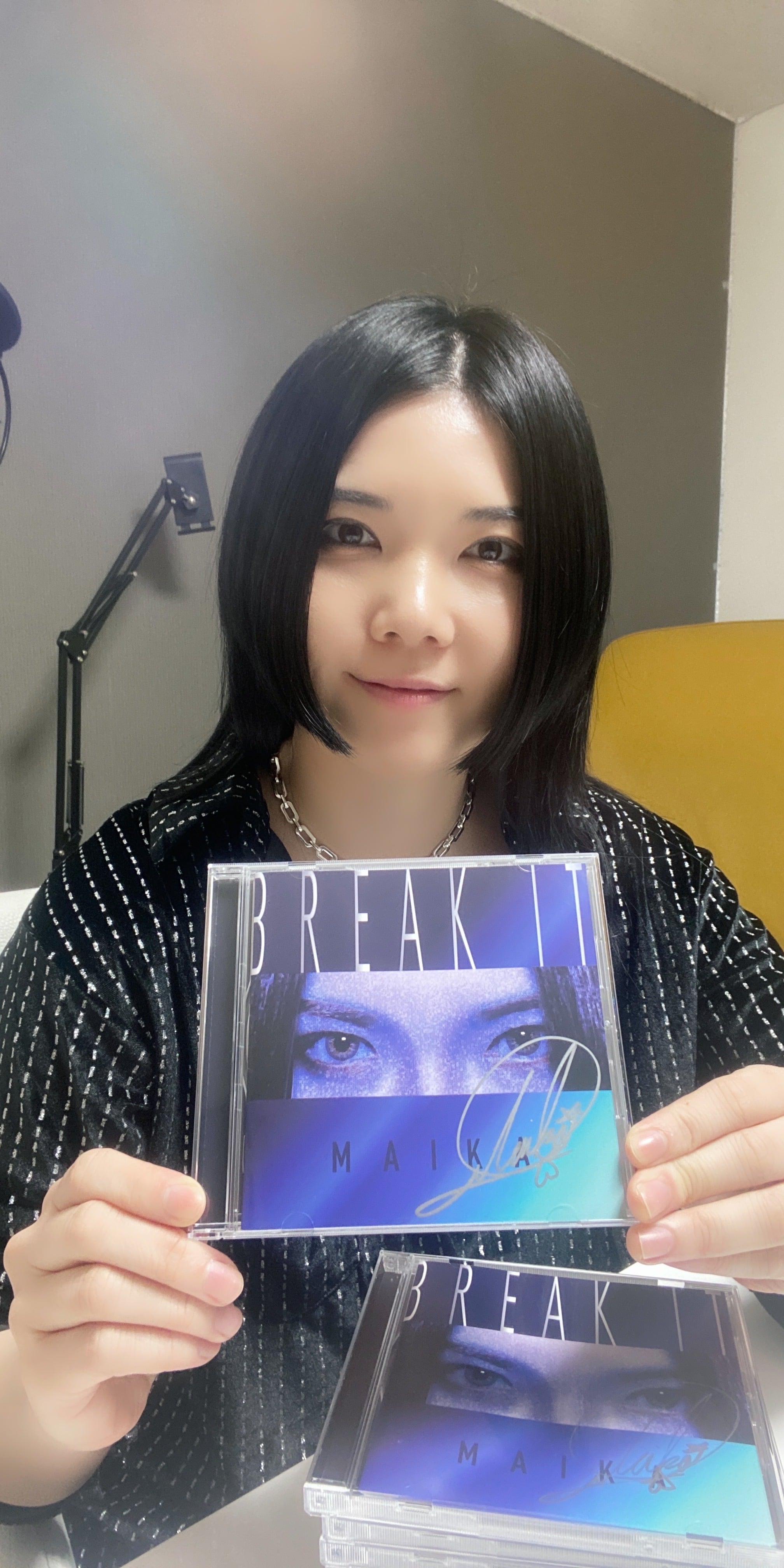 期間限定直筆サイン入り】MAIKA「BREAK IT」 | Roll Folk Shop