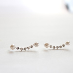 淡水パールとビジューのイヤーカフ