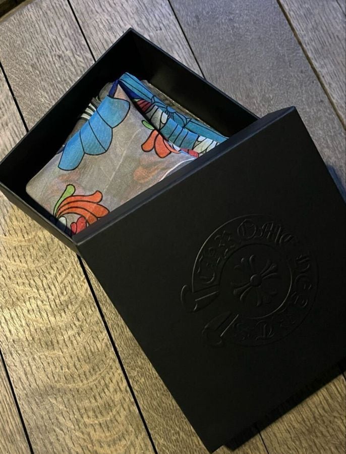 クロムハーツ シーリング CH スカーフ 100%シルク クロス ストール CHROME HEARTS クロムハーツ シーリング CH スカーフ 100%シルク