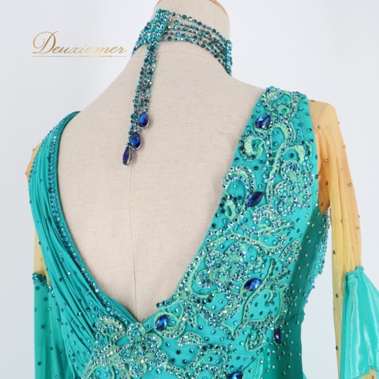 社交ダンス 衣装 凛舞 Chacott chrisanne チャコット クリスアン スタンダードドレス ドレス ワンピース フロート デモ 競技 ダンス パーティ 発表会 青緑 エメラルド 英国製 光沢 グリーン系 輝き 上品 ドレスアップ モダンダンス 競技用衣装 パフォーマンス