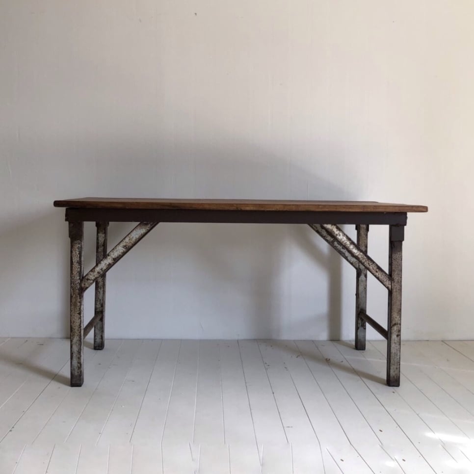 スチール脚のテーブル     /古家具
