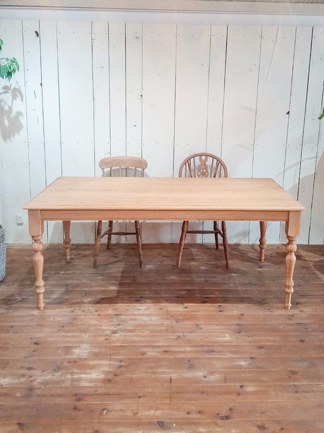 総オーク材ターンドレッグダイニングテーブル “ブロカント”(アンティーク調ろくろ足テーブル) W1400〜2400 4〜8人掛け 引き出し付きダイニングテーブル