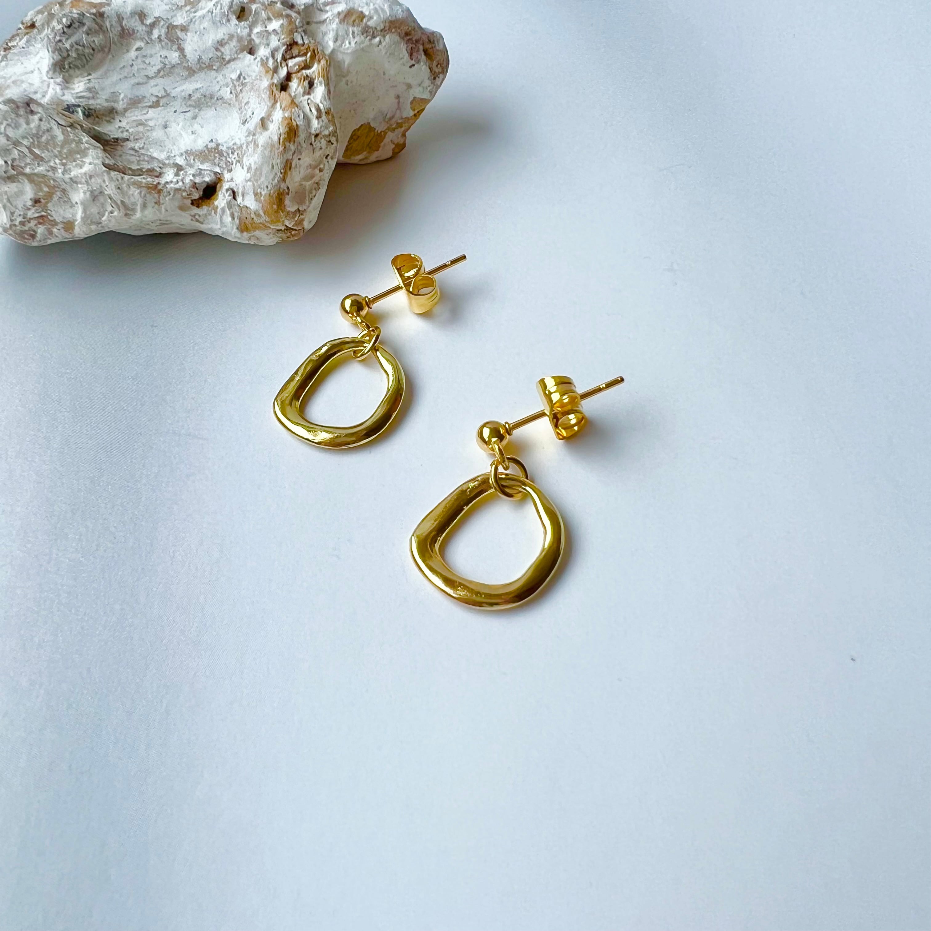 TVドラマ着用// ラフミニフープピアス・イヤリング | Handmade