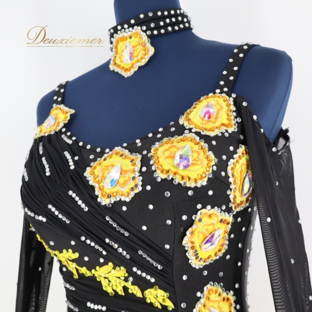 社交ダンス 衣装 スタンダード ドレス ワンピース 黒 黄色 フロート デモ 競技 ダンス パーティ 発表会 デモ 競技 Wish plus ブラック系 イエロー系 スカート おしゃれ シック ゴージャス 高級感 ラグジュアリー 豪華 競技用