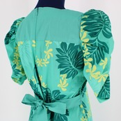 【美品 フラダンス衣装】グリーン MAHALO マハロ ワンピース ドレス ティアレ柄 緑 イエロー 黄 リボン 半袖 アロハ かわいい