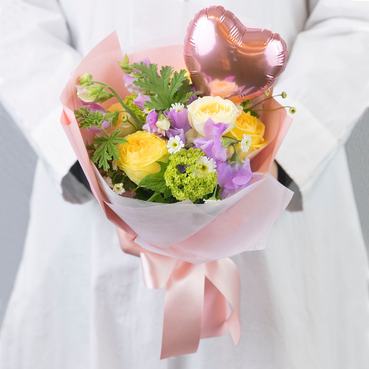 ミニ花束　N ミニバルーンとお花の花束 小さめサイズ | 花の宅配便