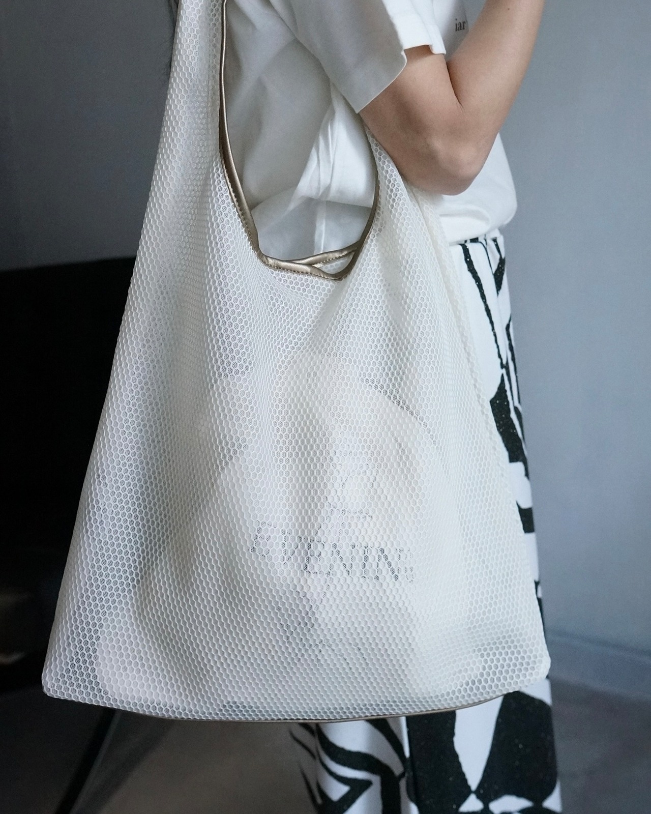 [Rose] mesh×leather triangle 3way  tote 巾着バッグ・メッシュショルダーバッグセット/White
